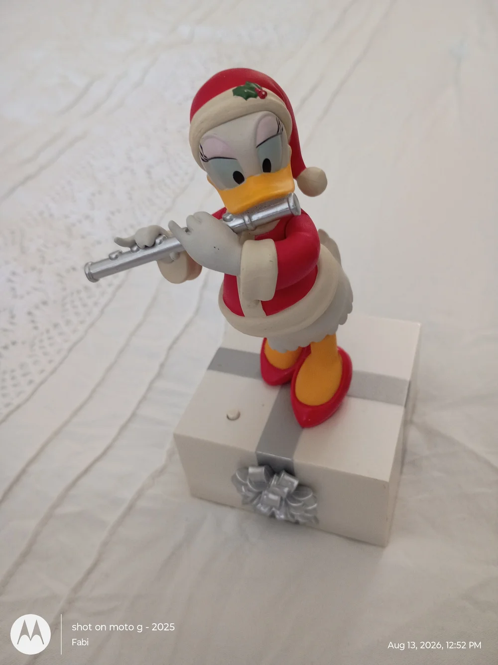 Hallmark 2013 Disney Wireless Band Daisy Duck Playing Flute TESTED Works Great